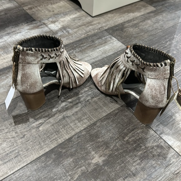 NWT 7.5 Roper heels - Picture 6 of 7